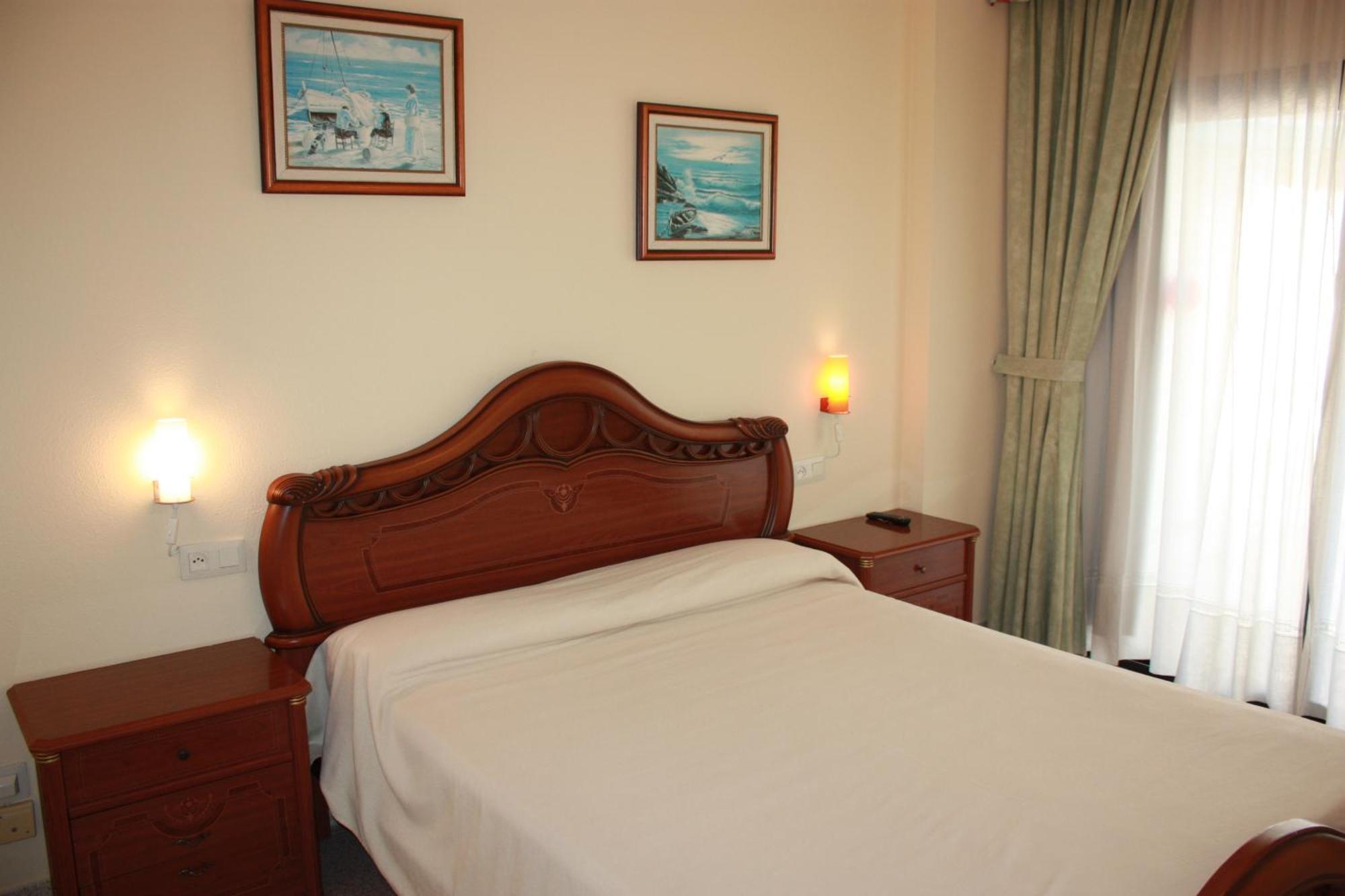 Apartamentos Aventura Salou Quarto foto